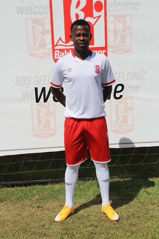 Balıkesirspor yeni sezon formalarını tanıttı