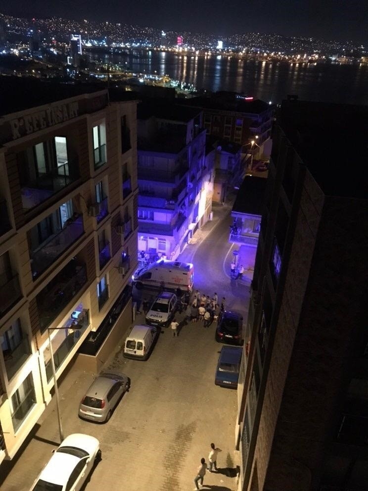 Balkondan atlayan kadını ayaklarından yakaladı