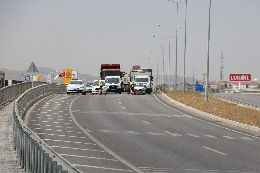 Bomba şüphesi üzerine karayolu ulaşıma kapatıldı