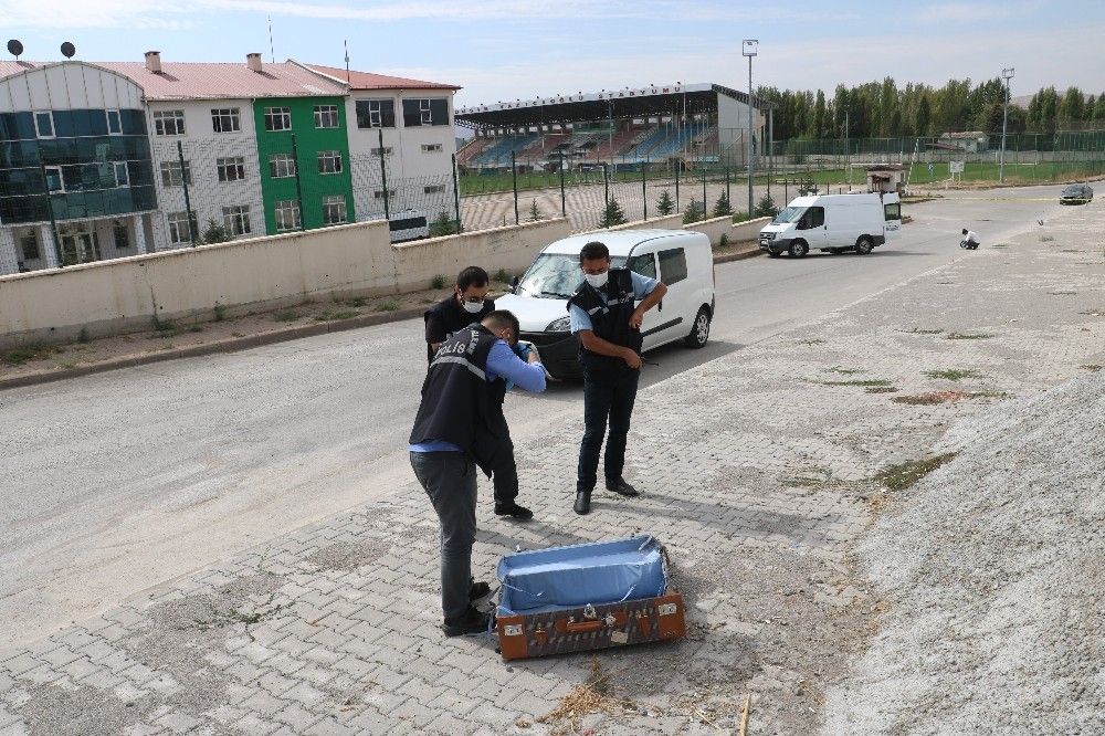 Bomba şüphesi üzerine karayolu ulaşıma kapatıldı