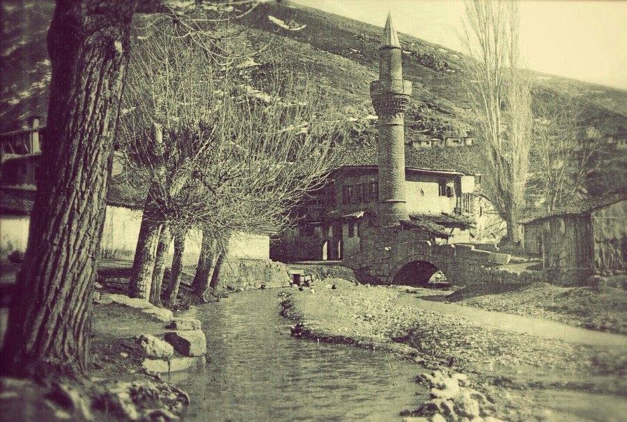 Bu minareyi gören camiyi arıyor