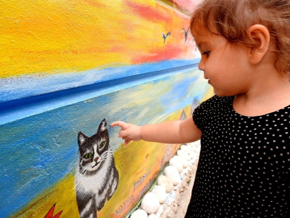 Çeşme'de sokaklar sanat galerisine dönüştü