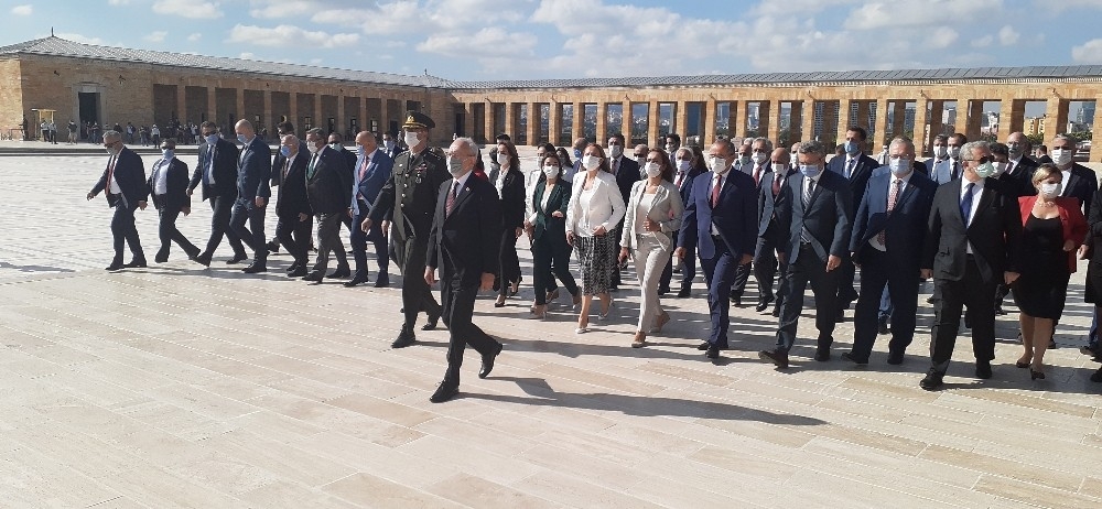 CHP, 97. kuruluş yıl dönümünde Ata'nın huzurunda