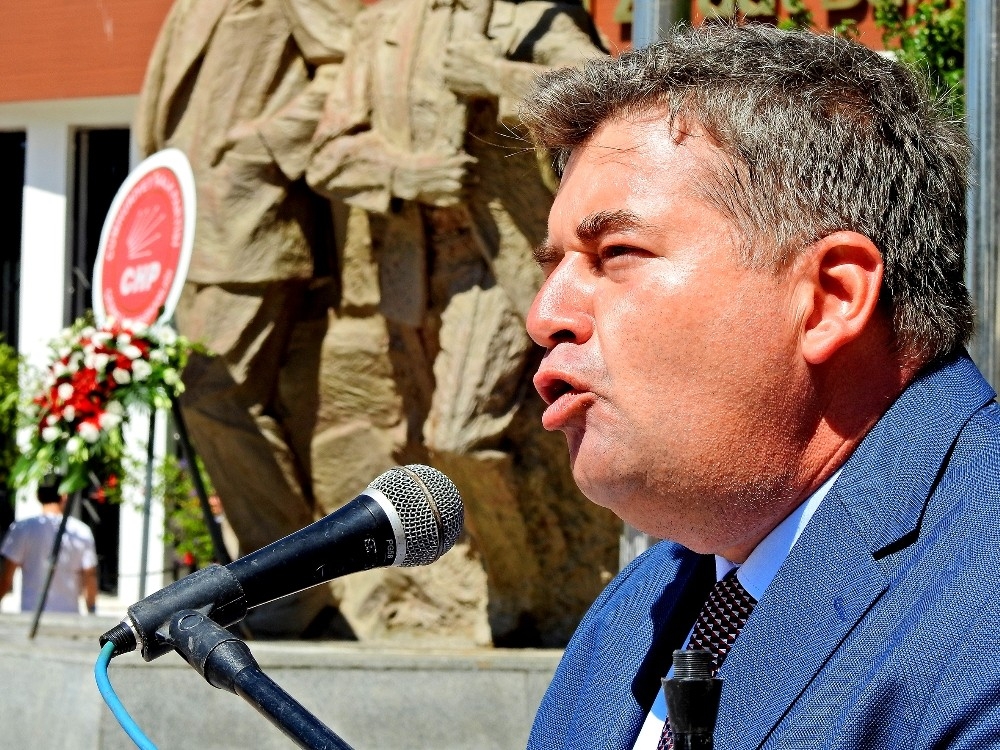 CHP'nin kuruluşunun 97. yılı Çeşme'de törenle kutlandı