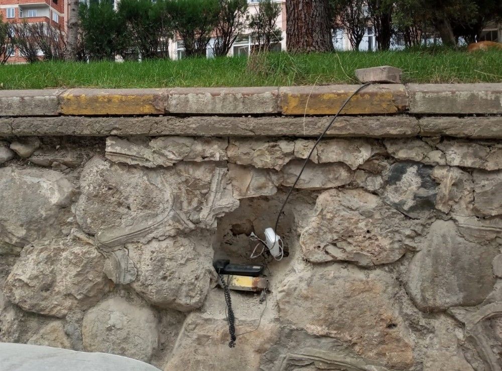 Durak gitti, telefon ellerinde kaldı