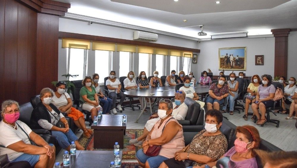 Emekçi kadınlardan Başkan Atabay'a destek