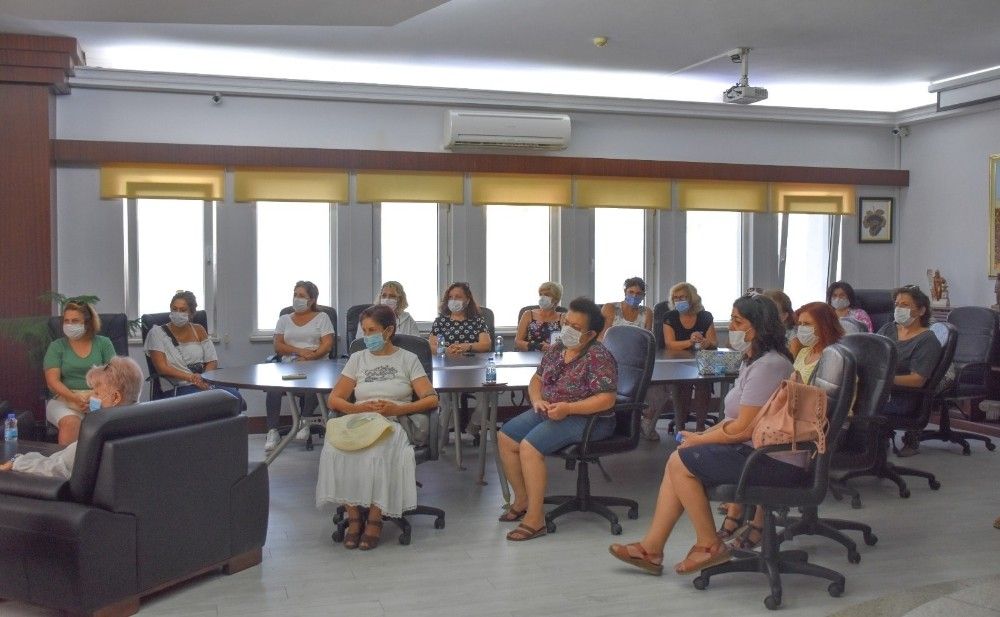 Emekçi kadınlardan Başkan Atabay'a destek