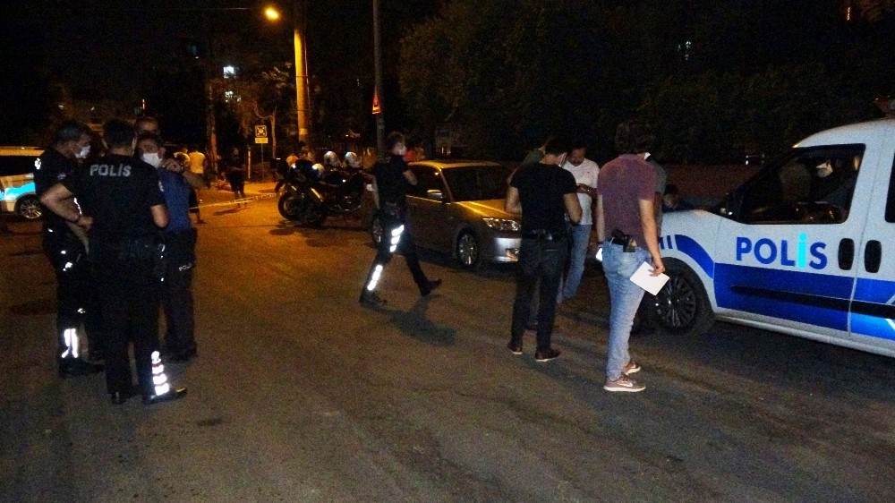 Evinin balkonundan sokaktaki kayınbiraderini vurdu