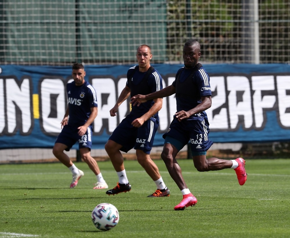 Fenerbahçe'de Sosa takımla beraber çalıştı