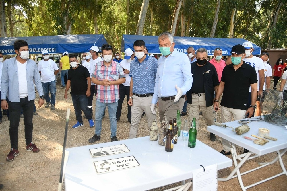 Gölden tabancalar çıktı