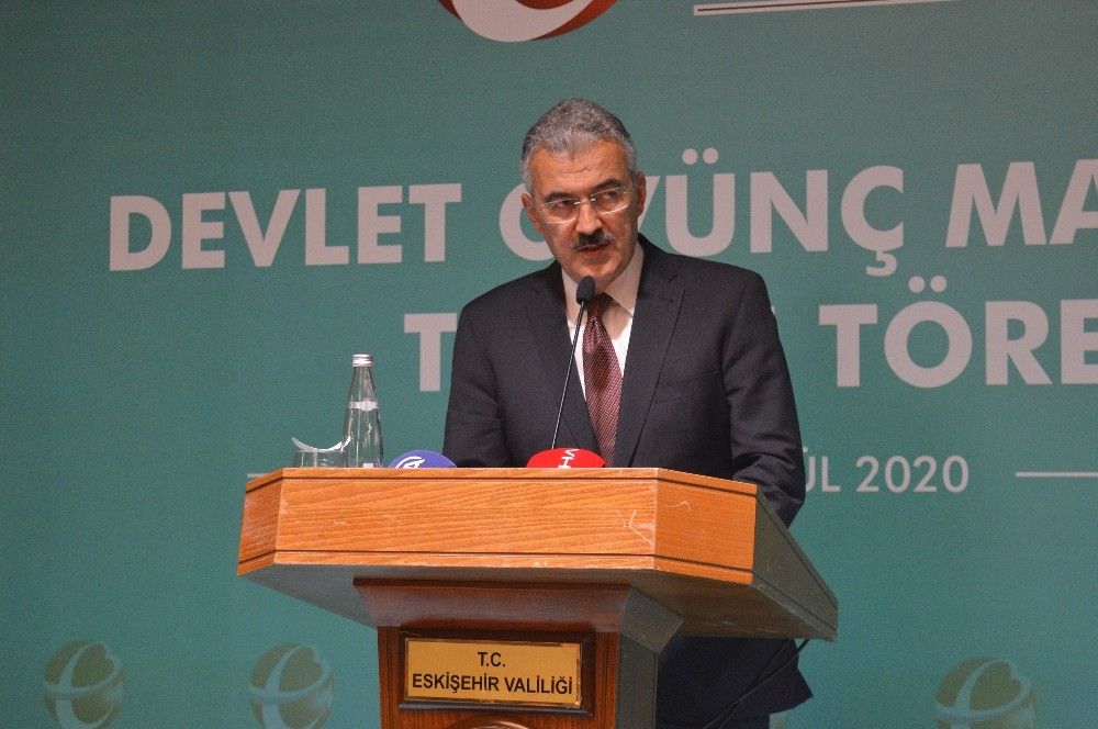 Gururla madalyalarını aldılar