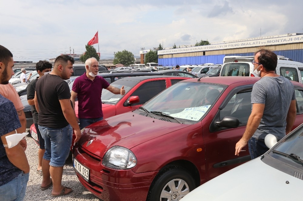İkinci el araç isyanı: Fiyatlar iki katına çıktı