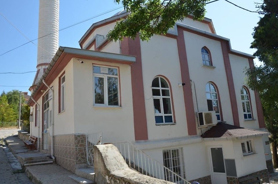 İmam koronaya yakalandı, cemaat karantinada