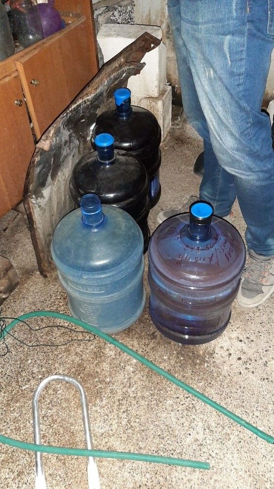 İzmir'de kaçak içki ve tütün operasyonu
