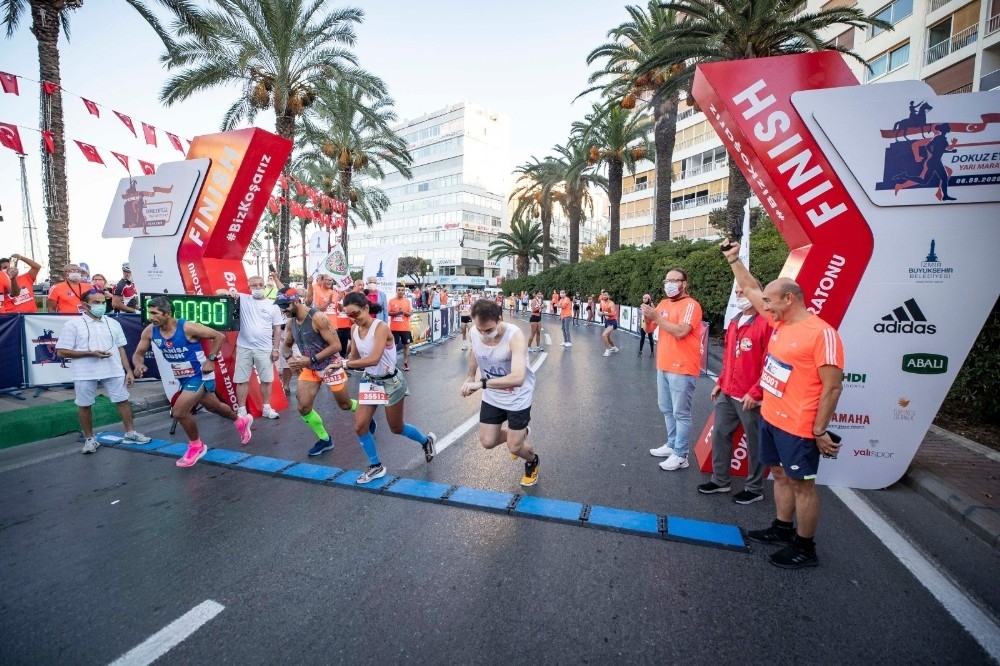 İzmir'de kurtuluş coşkusu maratonla taçlandı