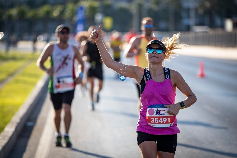 İzmir'de kurtuluş coşkusu maratonla taçlandı