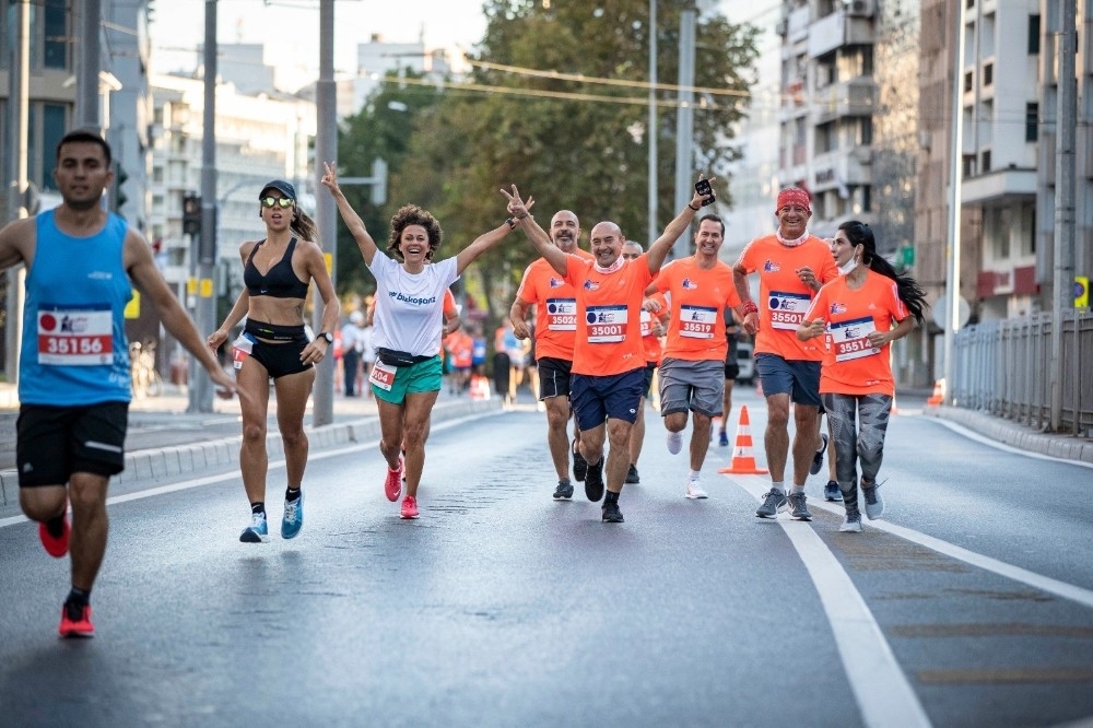İzmir'de kurtuluş coşkusu maratonla taçlandı