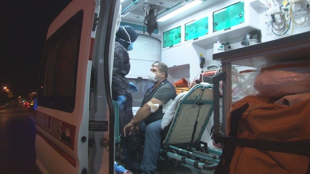 İzmir'de taksi durağında silahlı kavga