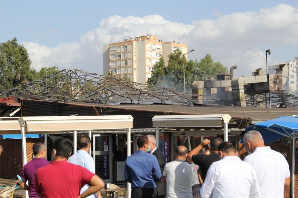 Dehşet dakikaları! Kafe yangını kamerada