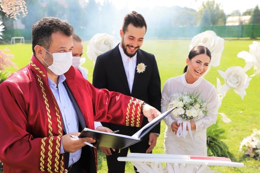 Kalecinin nikahı yeşil sahada kıyıldı