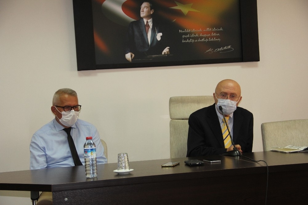Kent Konsayı Başkanı 'maskenizi takın' diye yalvardı