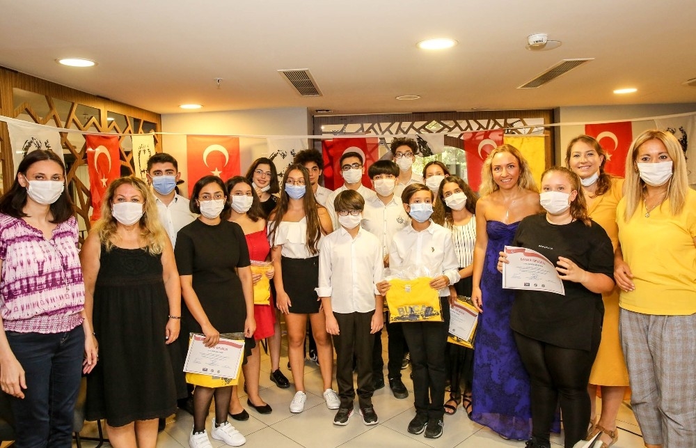 Kızılçullu gençlerinden 30 Ağustos resitali