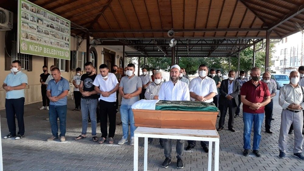 Kızının tabutunu bile omuzlayamadı