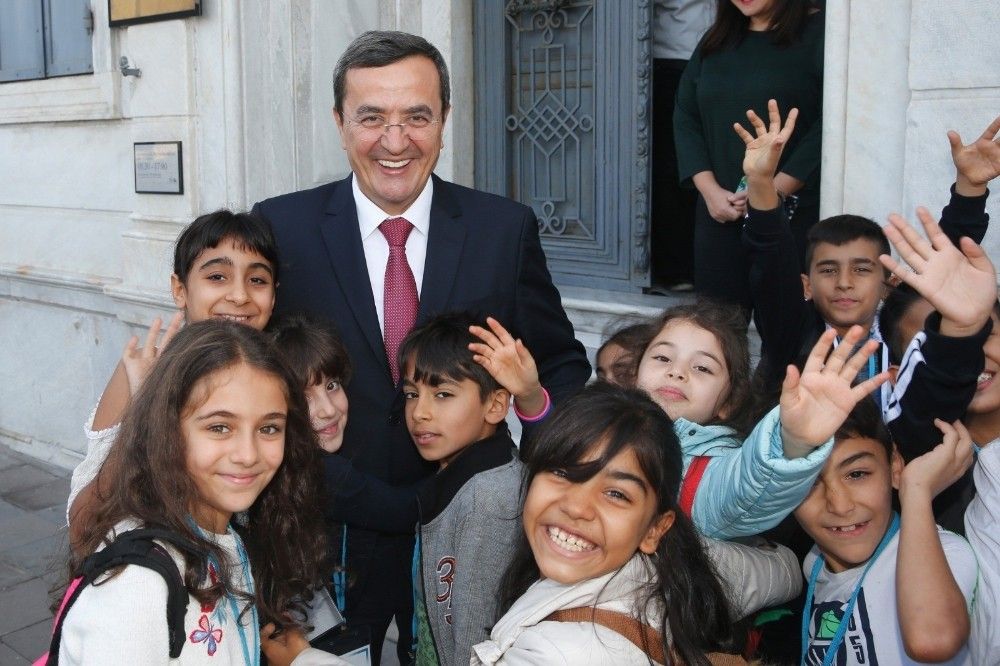 Konak'taki okullara dip bucak dezenfekte