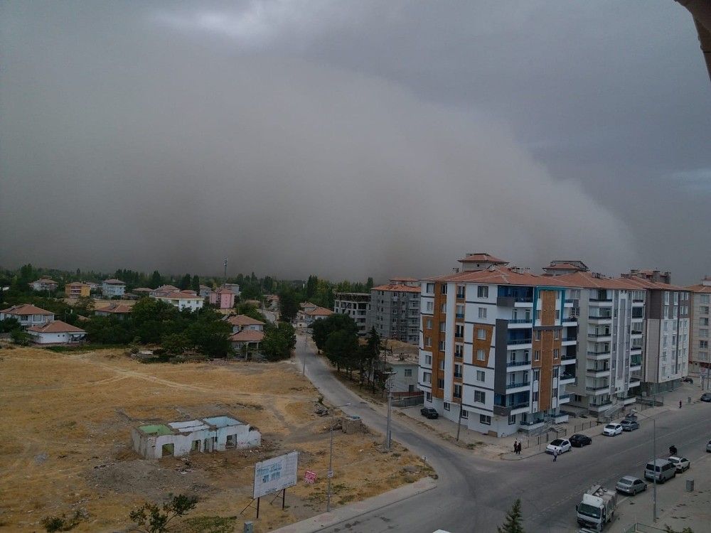 Yine dev toz bulutu