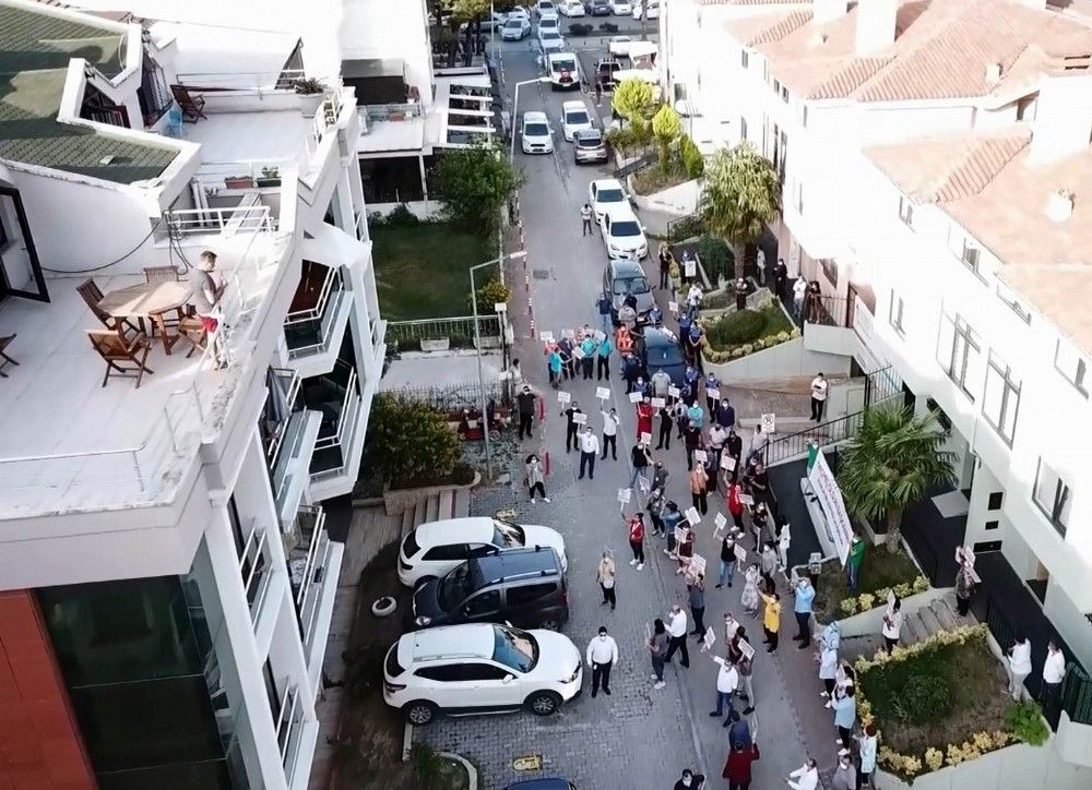 Korona tedavisi gören başkana sürpriz