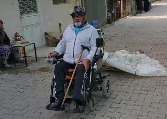 Koronalı adamın tabutu yakıldı