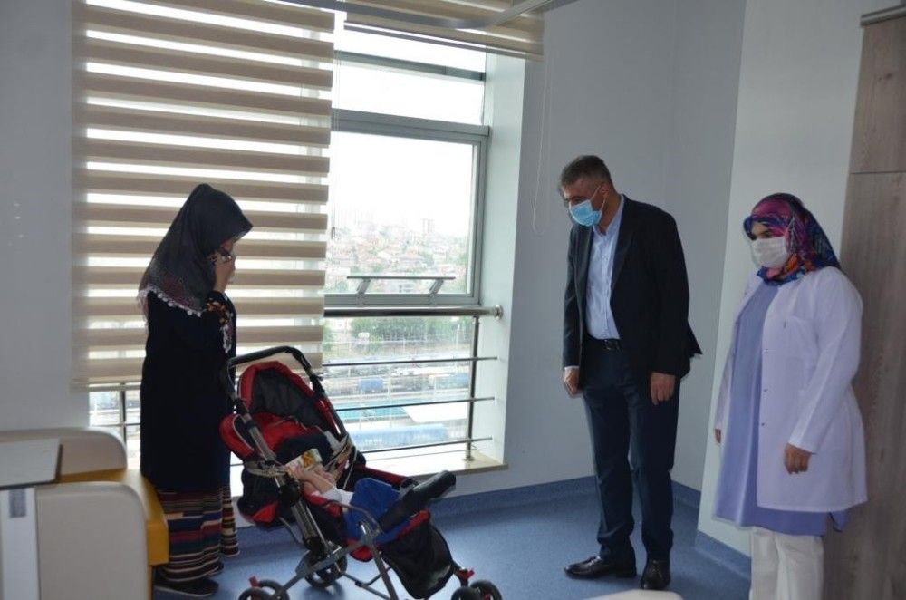 Koronayı yenen başhekim görevine döndü