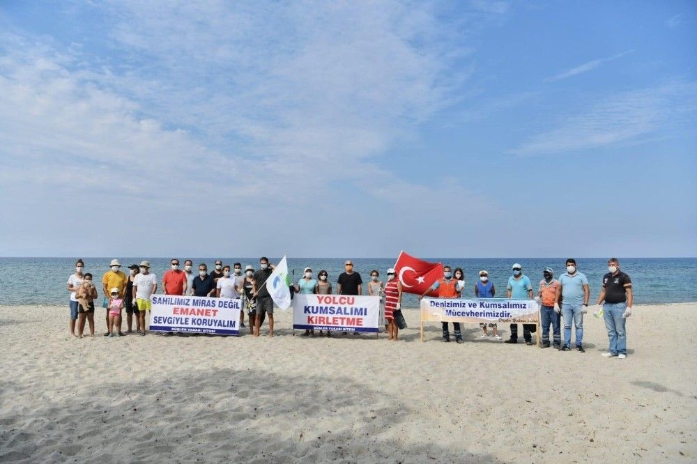 Kuşadası'nda kıyı temizliği
