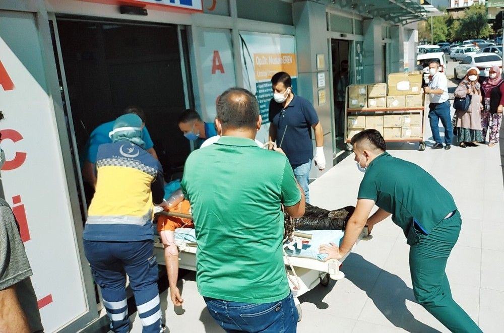 Kuyuya giren 4 işçi zehirlendi