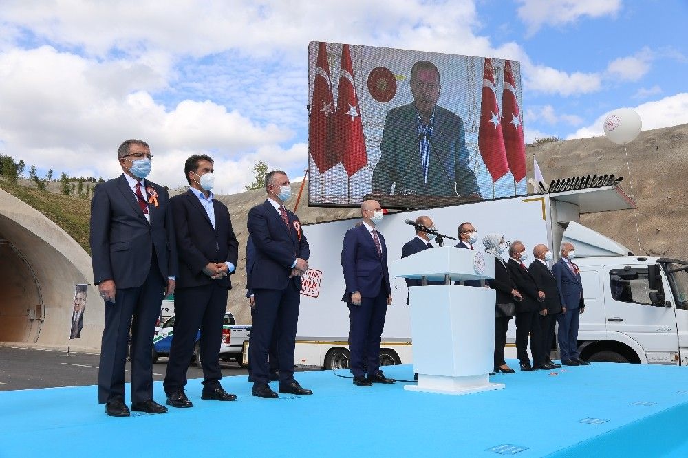 Kuzey Marmara Otoyolu'nun 57,4 kilometrelik etabı açıldı