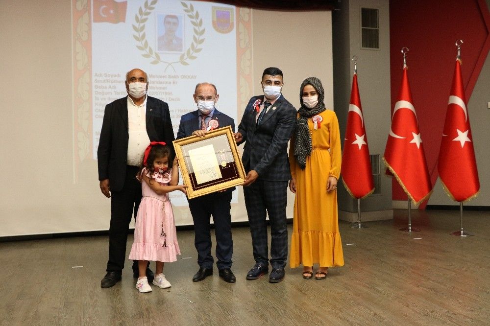 Manisa'da 'Devlet Övünç Madalyası ve Berat Tevcih Töreni' düzenlendi