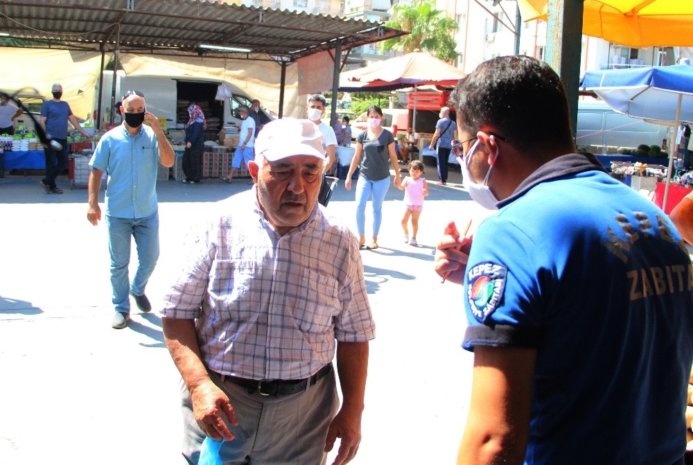 Maskeyi başına bone yaptı