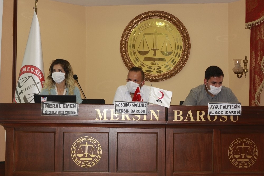 "Mültecilere insanlık dışı muameleyi dünya susarak izliyor"