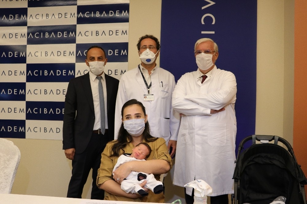 Önce karaciğer nakli sonra anne oldu