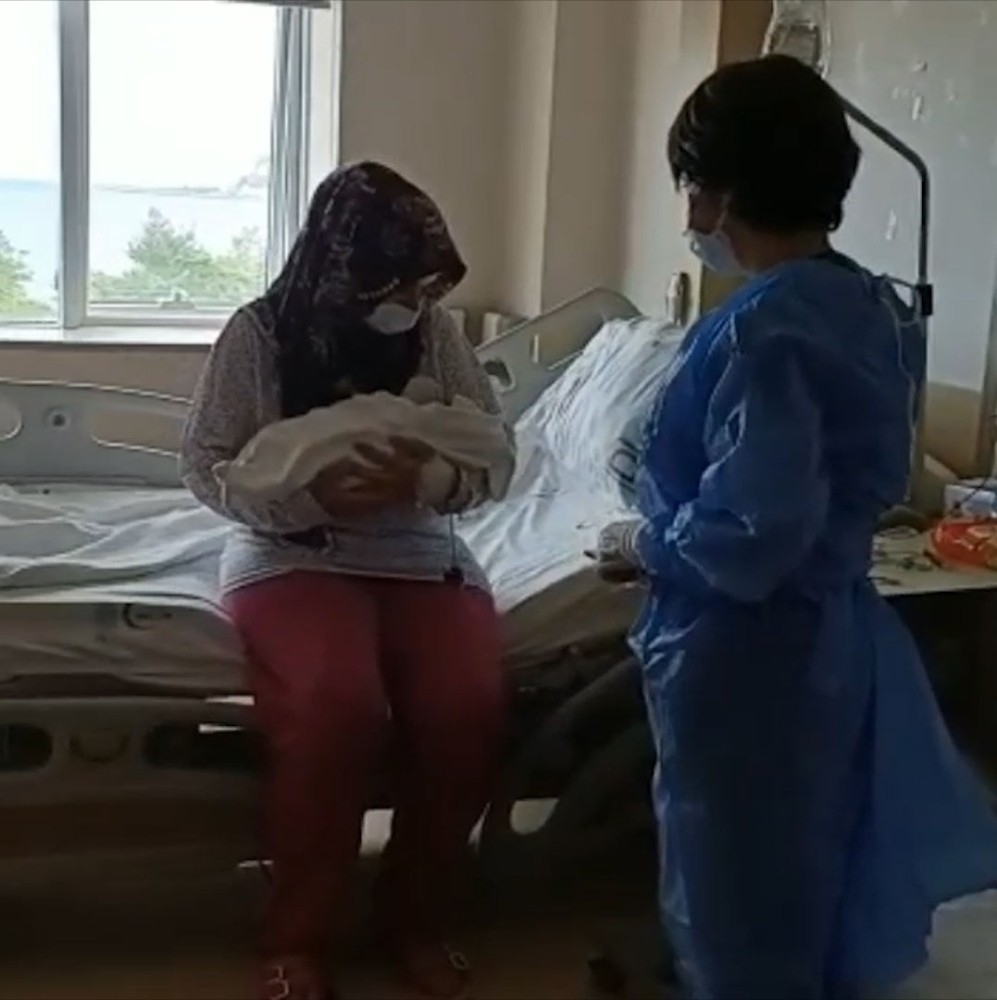 Önce koronayı yendi, sonra bebeğine kavuştu