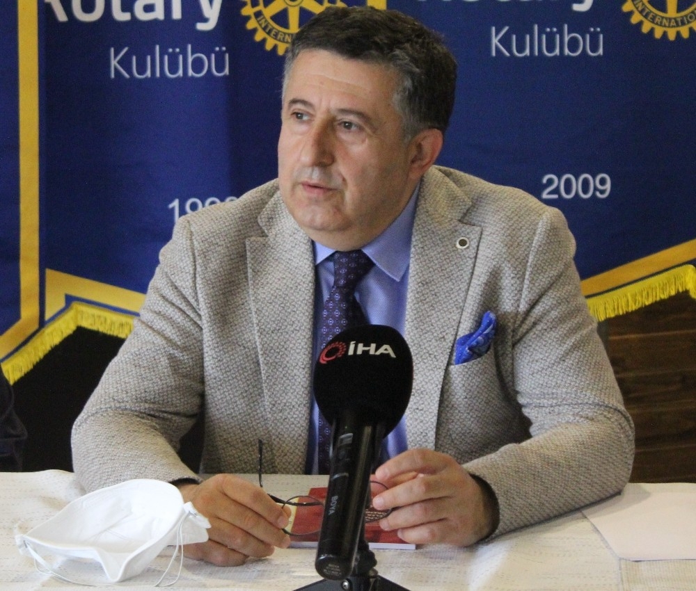 Profesör 14 gün karantina önerdi