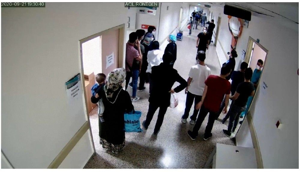 Sağlık çalışanlarına saldırı anının yeni fotoğrafları