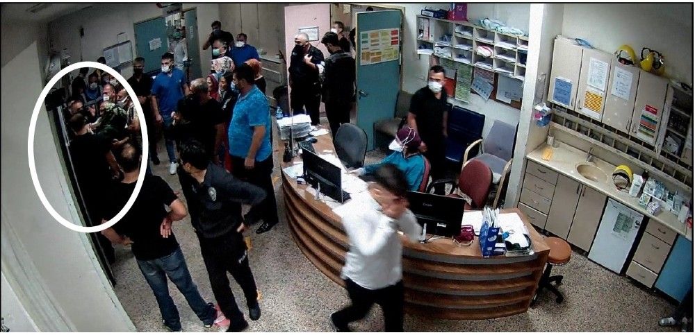 Sağlık çalışanlarına saldırı anının yeni fotoğrafları