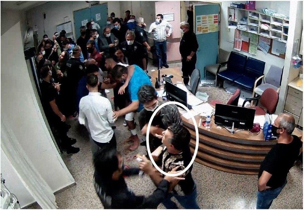 Sağlık çalışanlarına saldırı anının yeni fotoğrafları