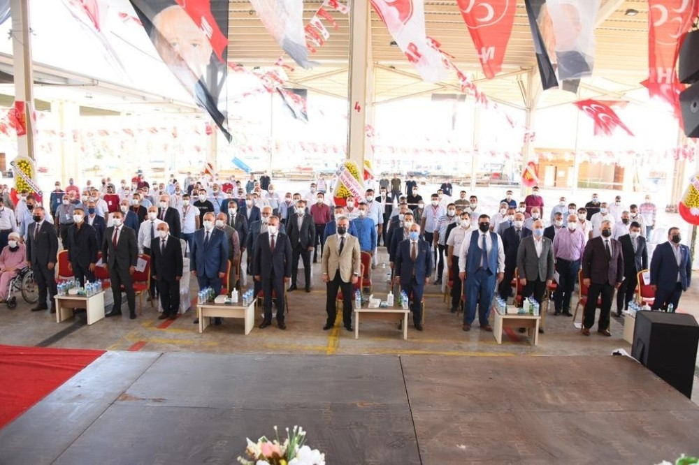 Salihli MHP'de Mehmet Akın güven tazeledi