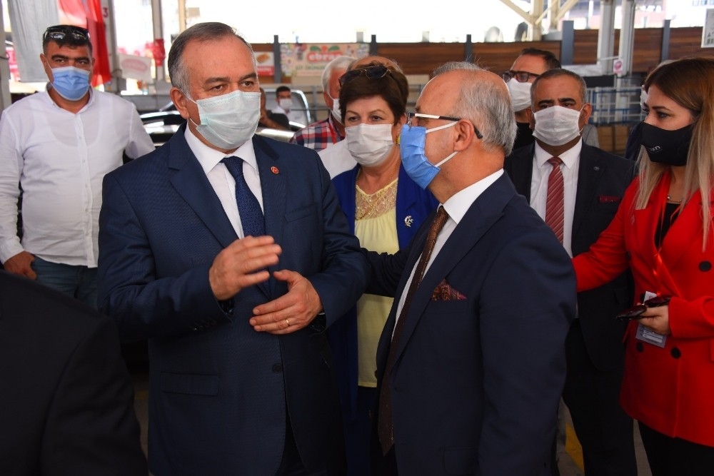 Salihli MHP'de Mehmet Akın güven tazeledi