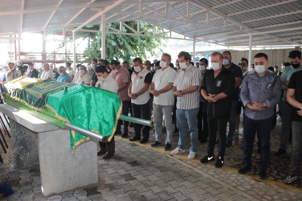 Son isteği konvoyla karşılanmaktı, bir ilçe uğurlamaya geldi