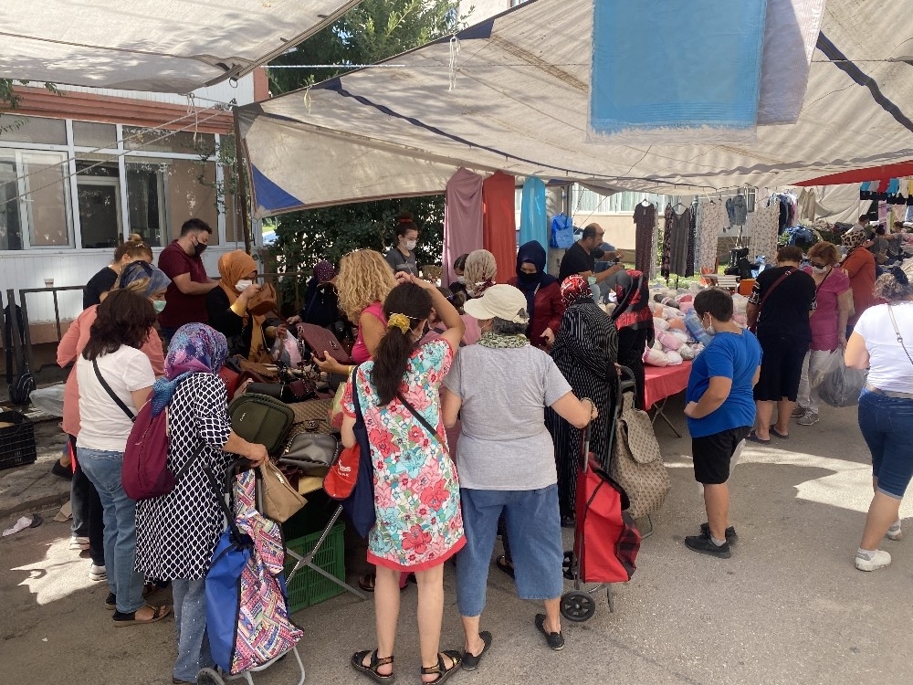 'Sosyete Pazarı' Koronayı unutturdu