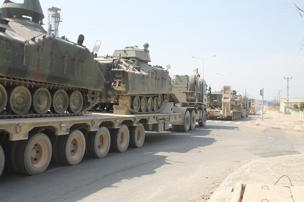 Tanklar, Yunanistan sınırına kaydırılıyor