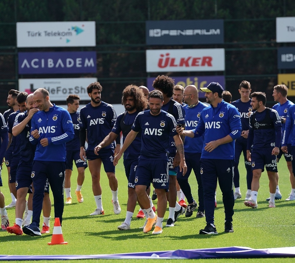 Tisserand, Fenerbahçe'de ilk antrenmanına çıktı